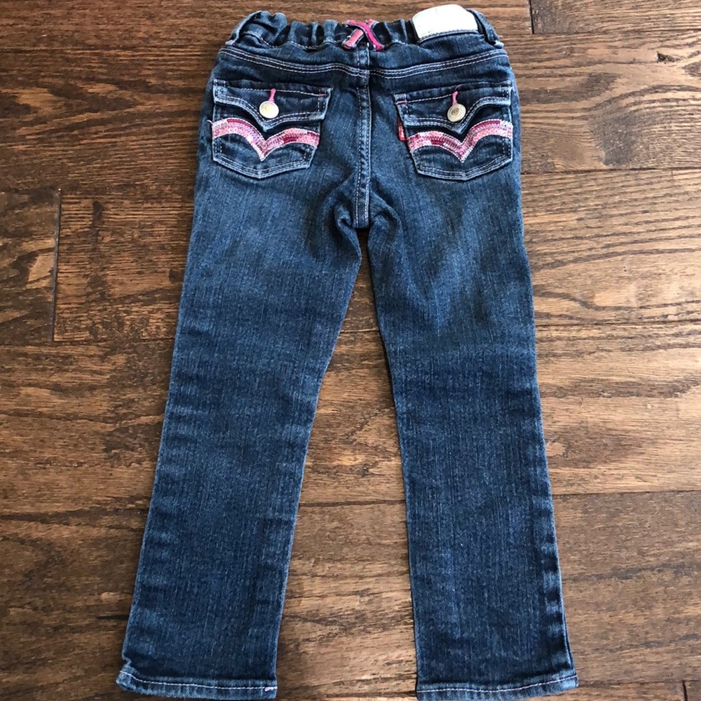 Levi’s Dark Wash Skinny Jean